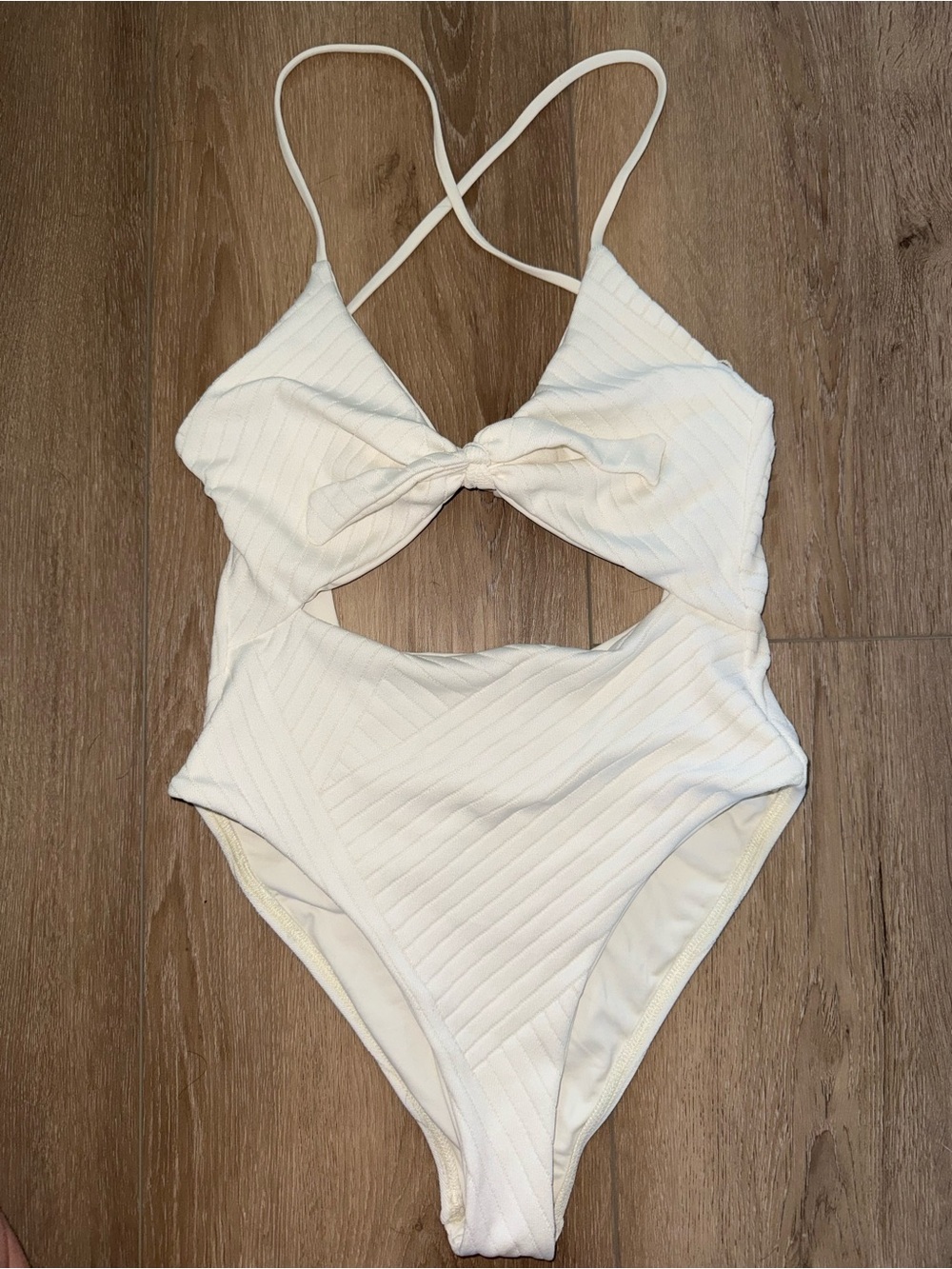 L. Space Ivory White Textured Cutout Bow One Piece Swimsuit size 6